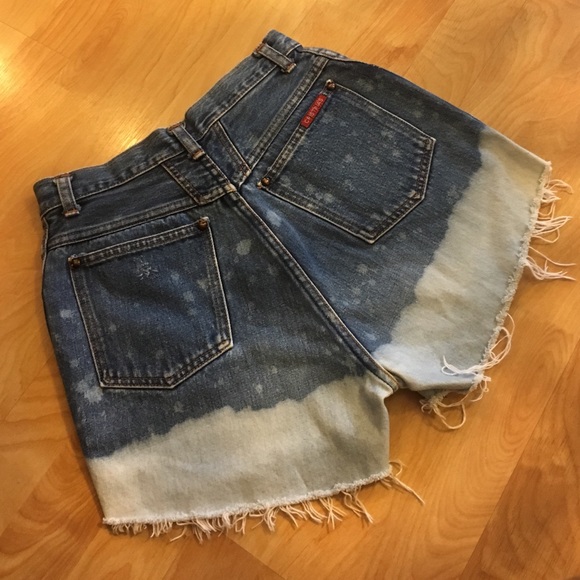 VINTAGE Cristina's high waisted distressed shorts - Picture 2 of 4